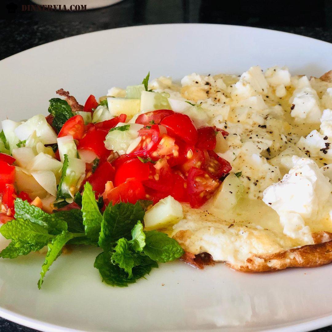 Open omelette with Feta and a vine tomato mint and