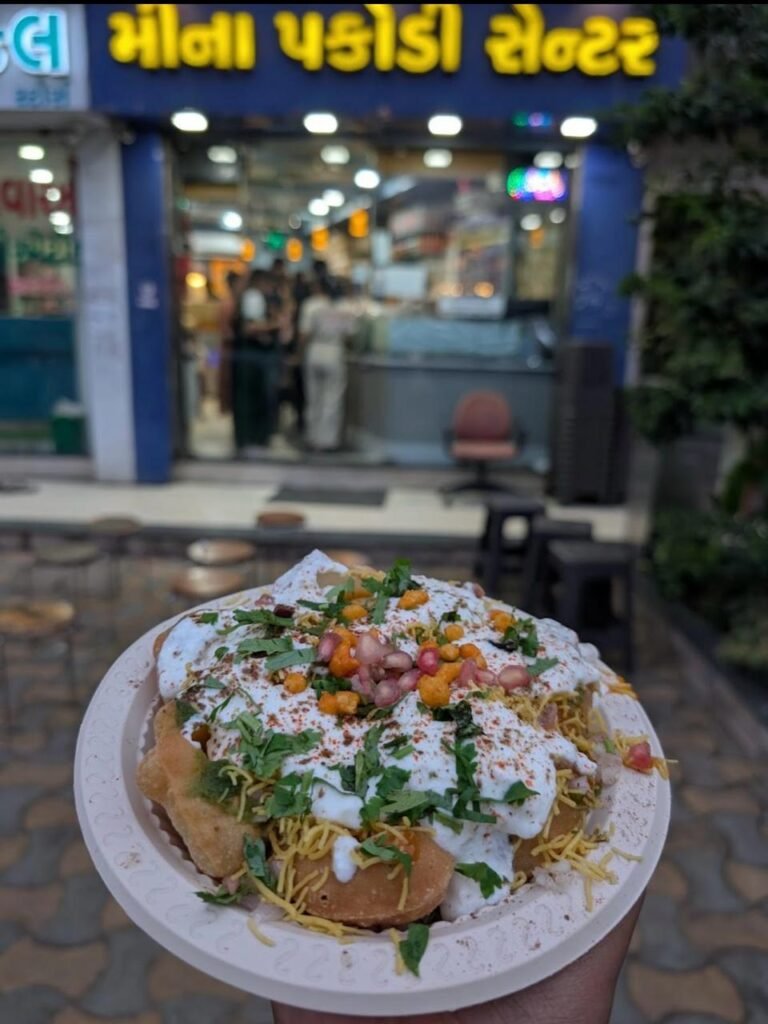 Famous Meena Pakodi Center