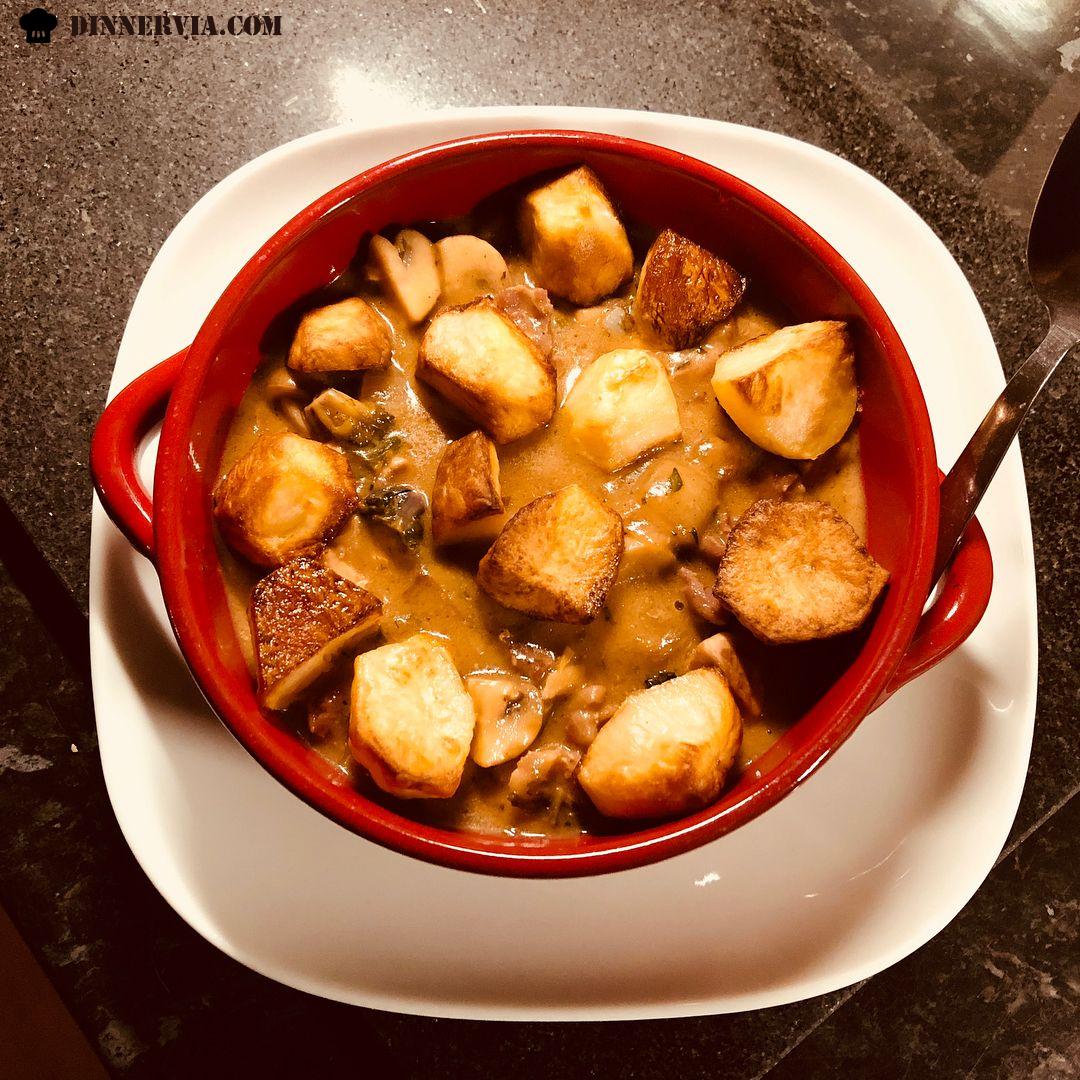 Chicken bacon mushroom pot with mini roasts Perfect for