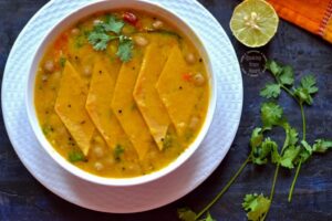 Gujarati Dal Dhokli Recipe