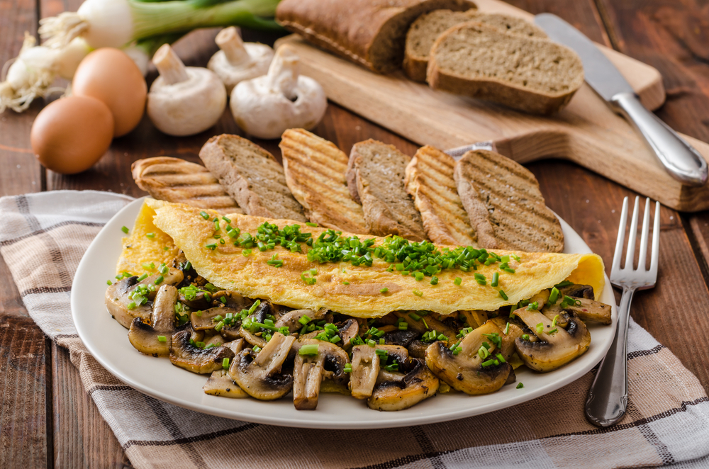 Quick & Delicious Mushroom and Cheese Omelette Recipe